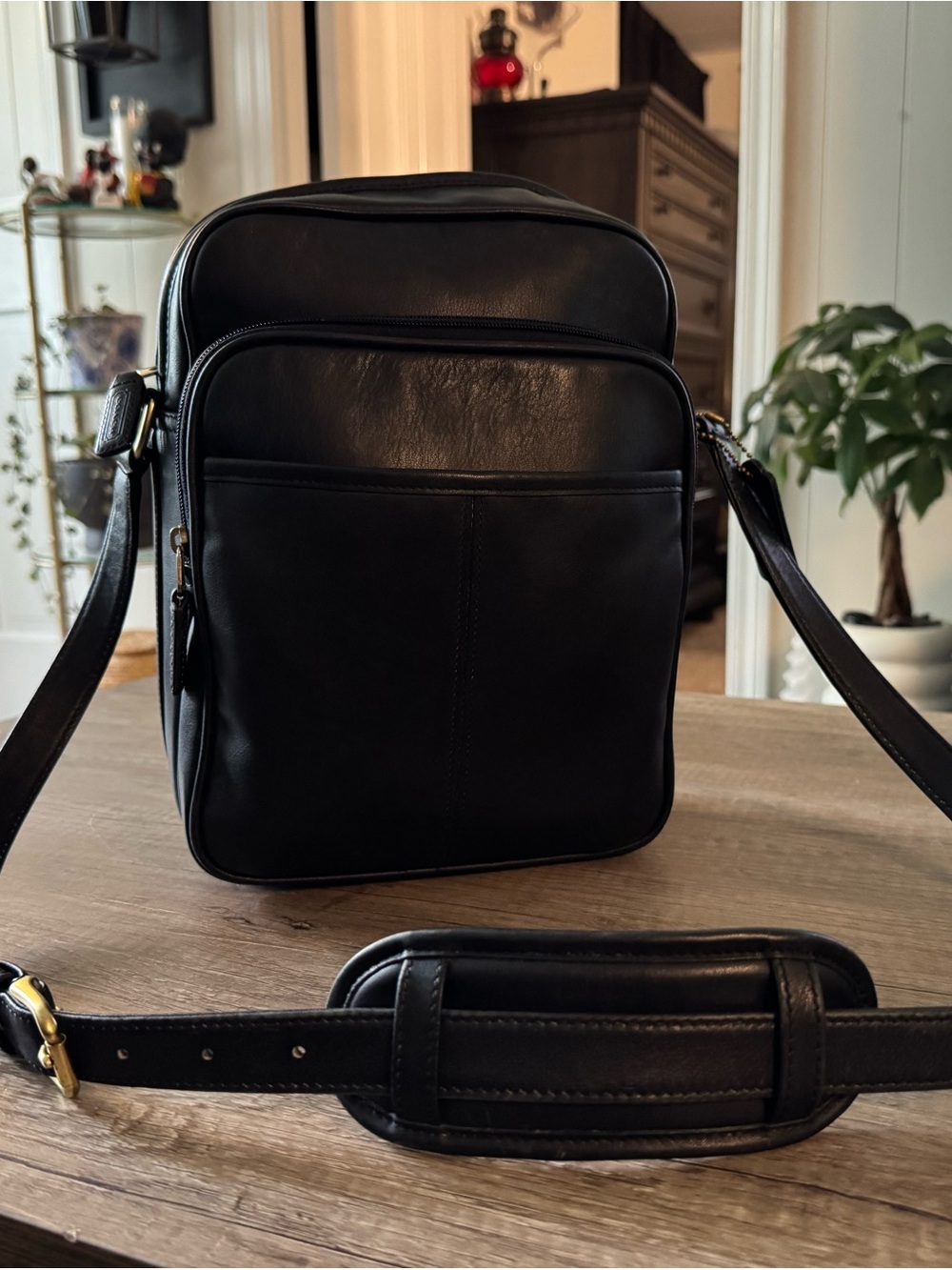 VINTAGE INTERNATIONAL
TRAVEL BAG
No. 511 
1998